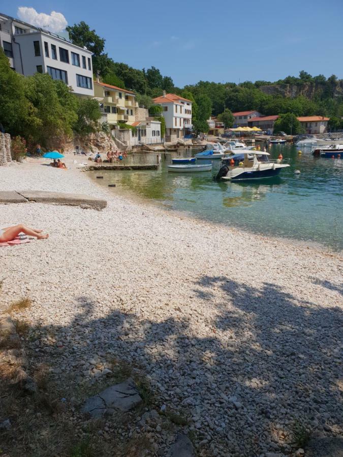 غييكا Apartman Villa Carolina المظهر الخارجي الصورة