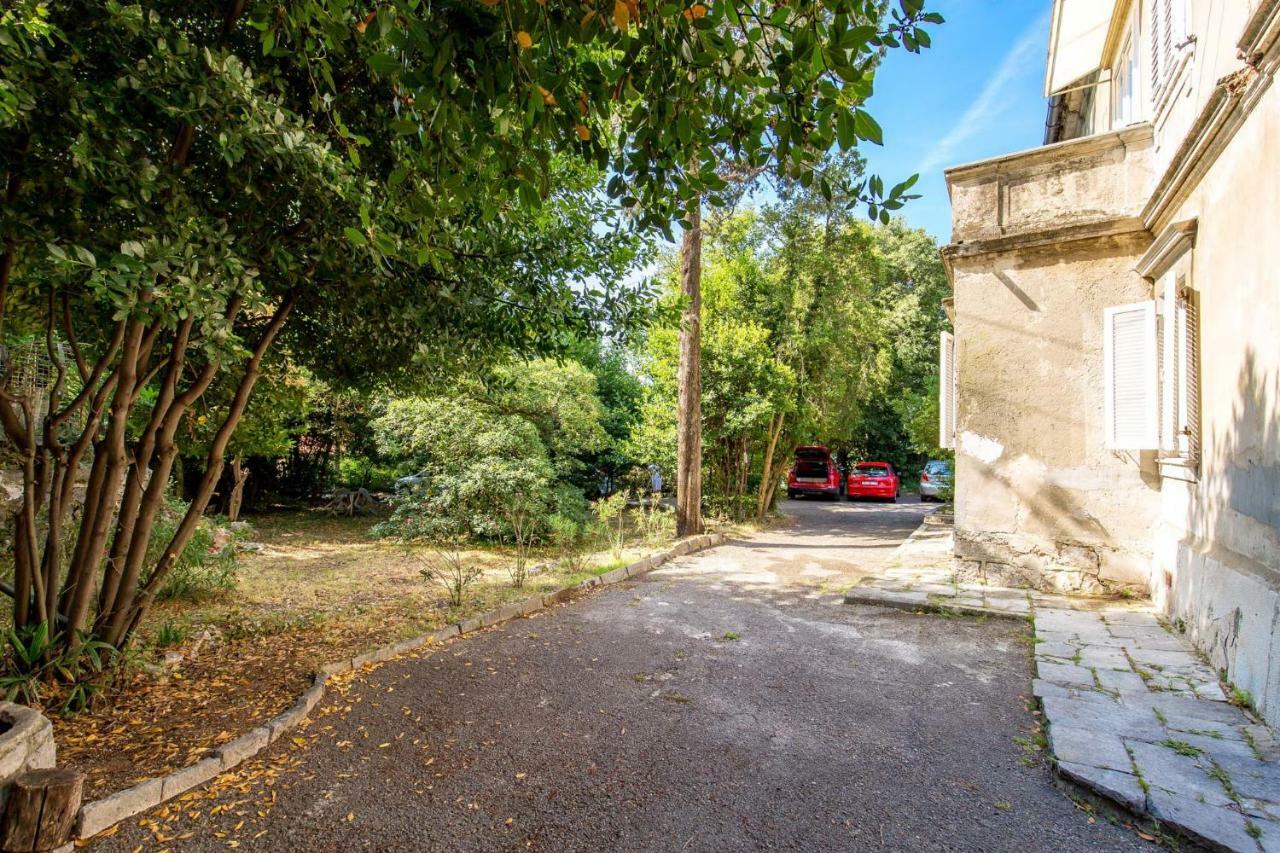 غييكا Apartman Villa Carolina المظهر الخارجي الصورة