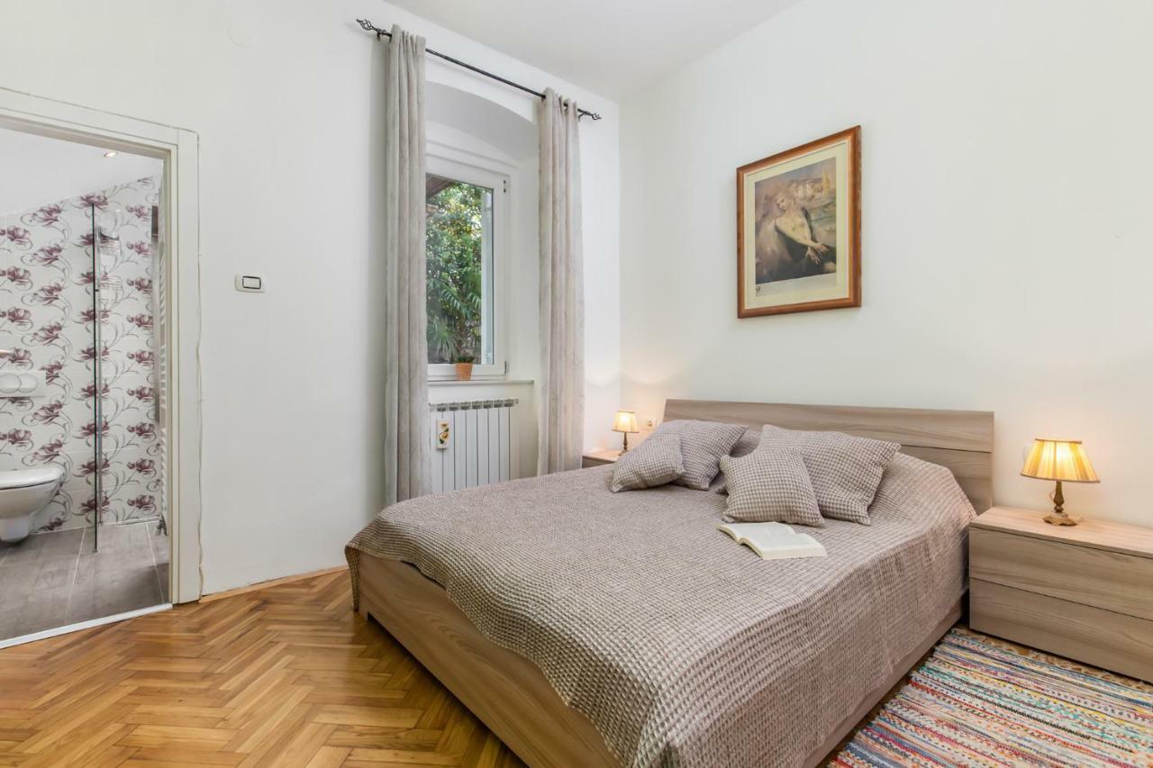 غييكا Apartman Villa Carolina المظهر الخارجي الصورة