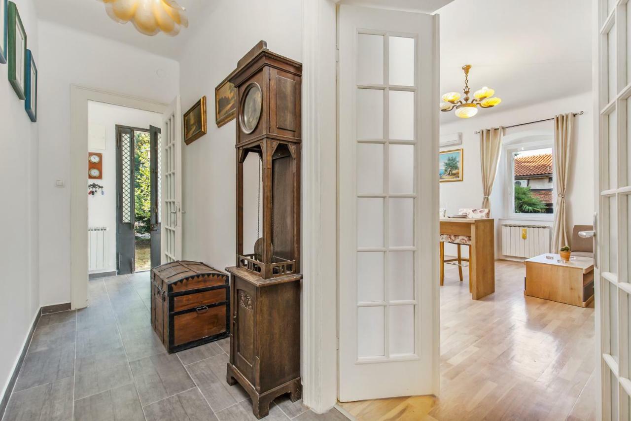 غييكا Apartman Villa Carolina المظهر الخارجي الصورة