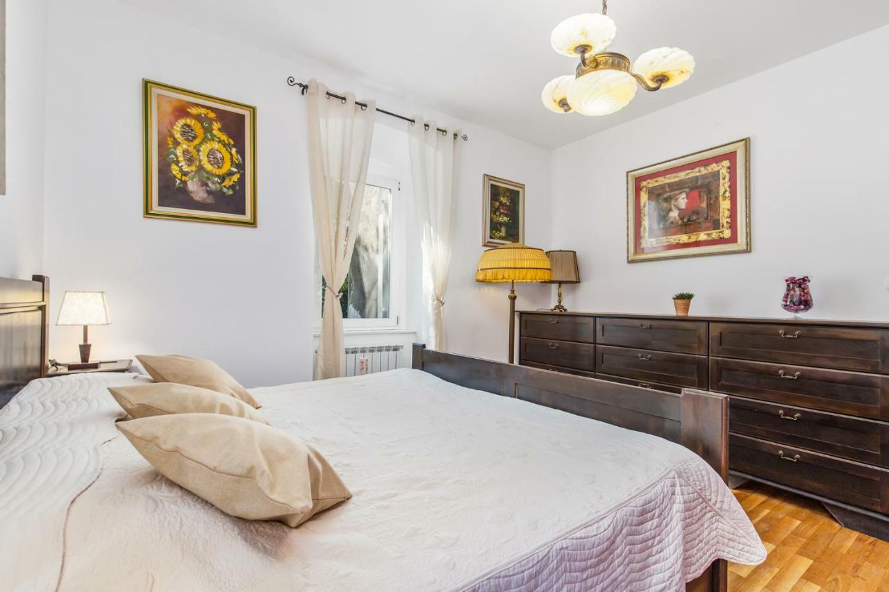 غييكا Apartman Villa Carolina المظهر الخارجي الصورة