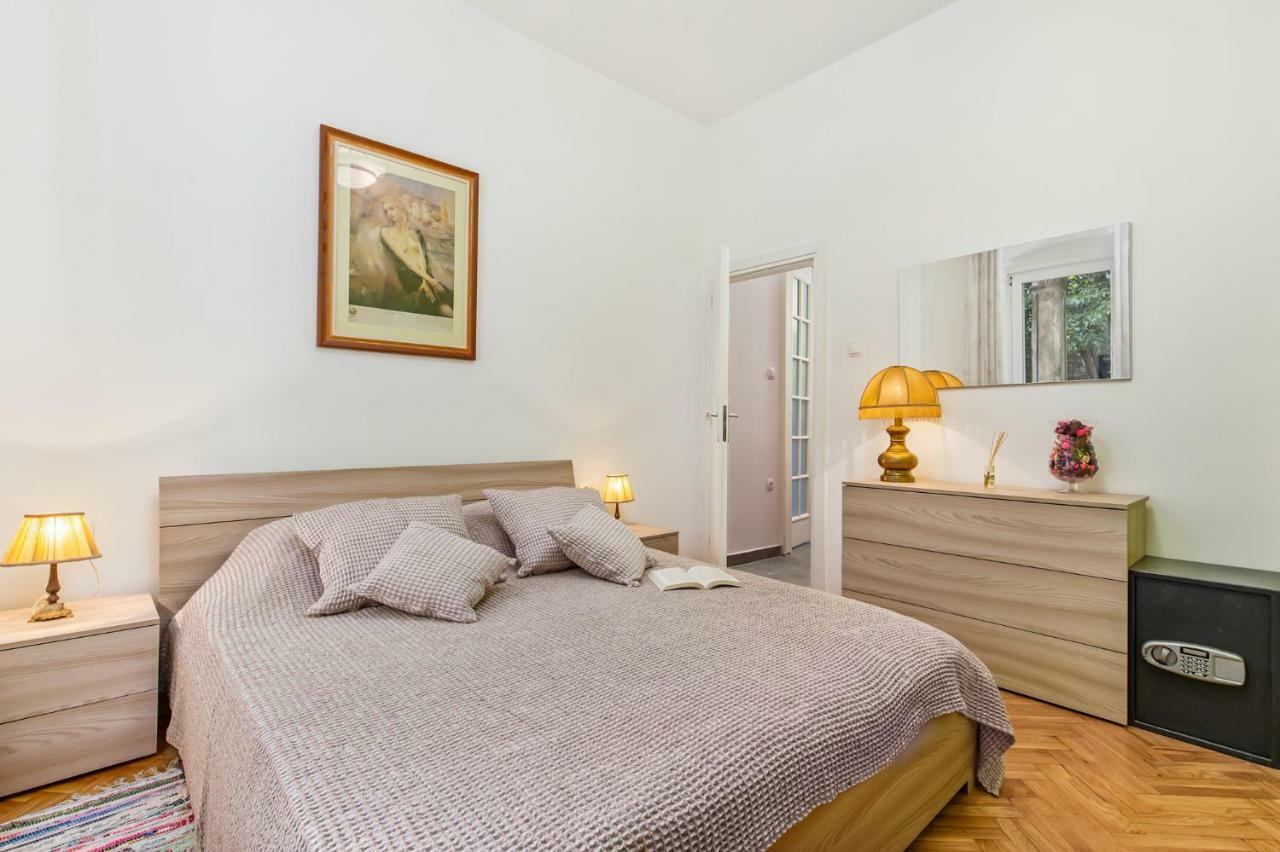 غييكا Apartman Villa Carolina المظهر الخارجي الصورة